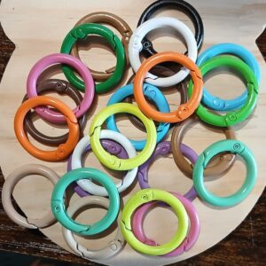 Fermoir Ressort Coloré – 25 mm – Métal léger – Vendu à l’unité