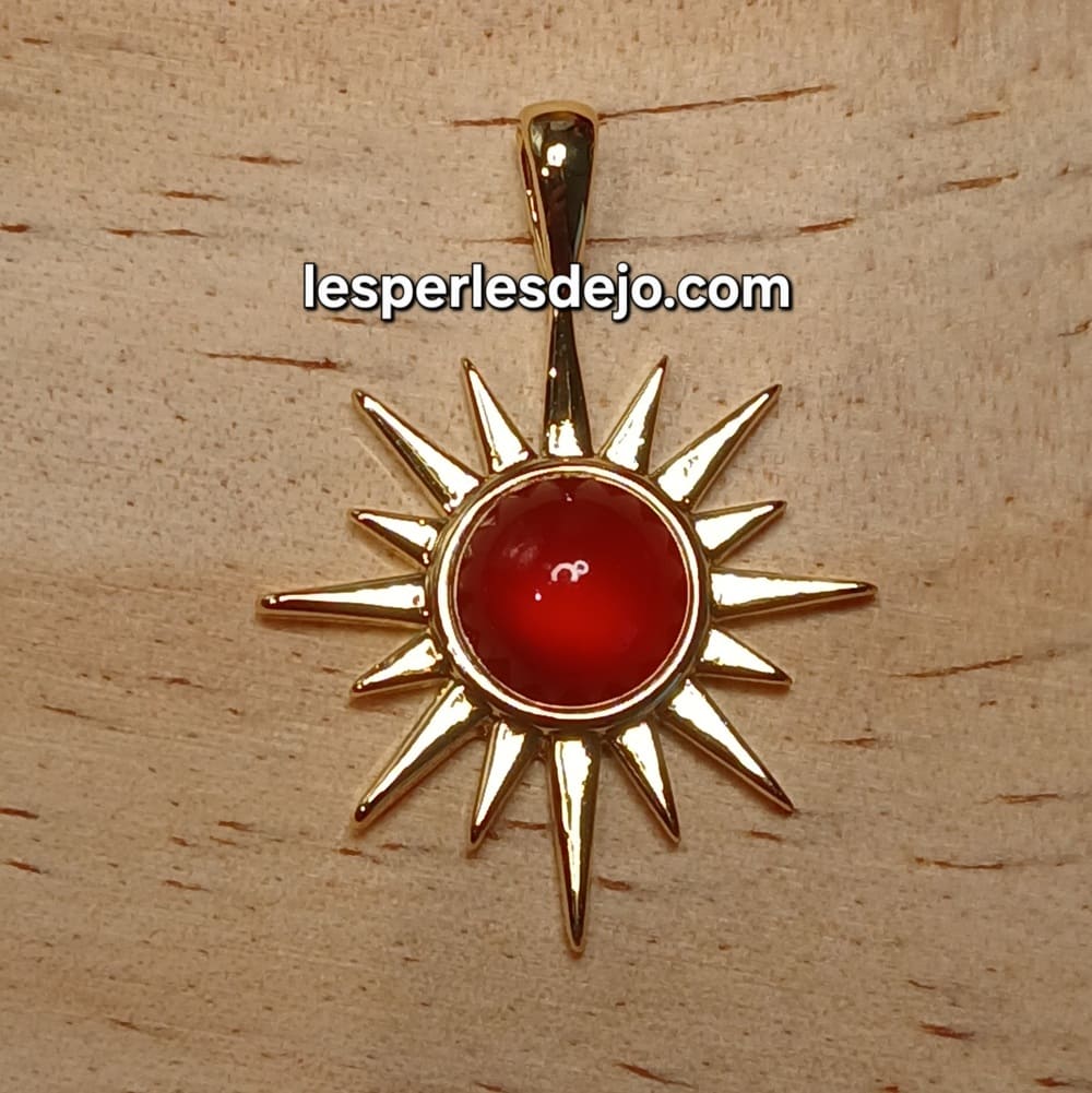 Pendentif Soleil en Cornaline Naturelle plaquée Or 18K
