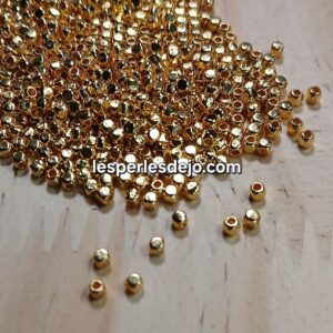 Perles carrées dorées 2 mm – Séparateurs mini cubes