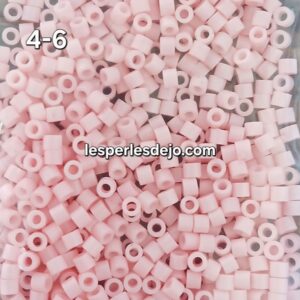 rose4-6- perles calibrées 2mm