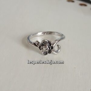 bague de tension fil crochet motif rose