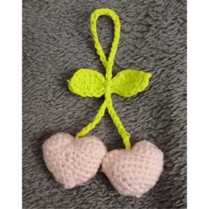 coeur cerise réalisé au crochet