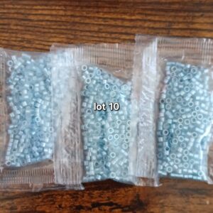15 gr environ - perles de rocailles 2x1,6 mm - tons bleu - lot 10